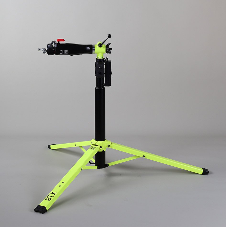 X10 Assistente mobile con custodia